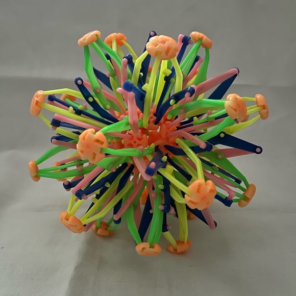 Expandable Breathing Ball - Picture 2 of 5